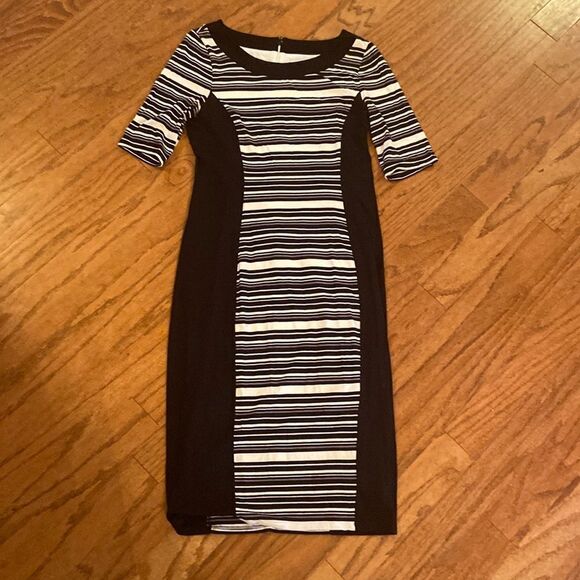 White House Black Market Dresses & Skirts - White House Black Market dress, black and white, size small